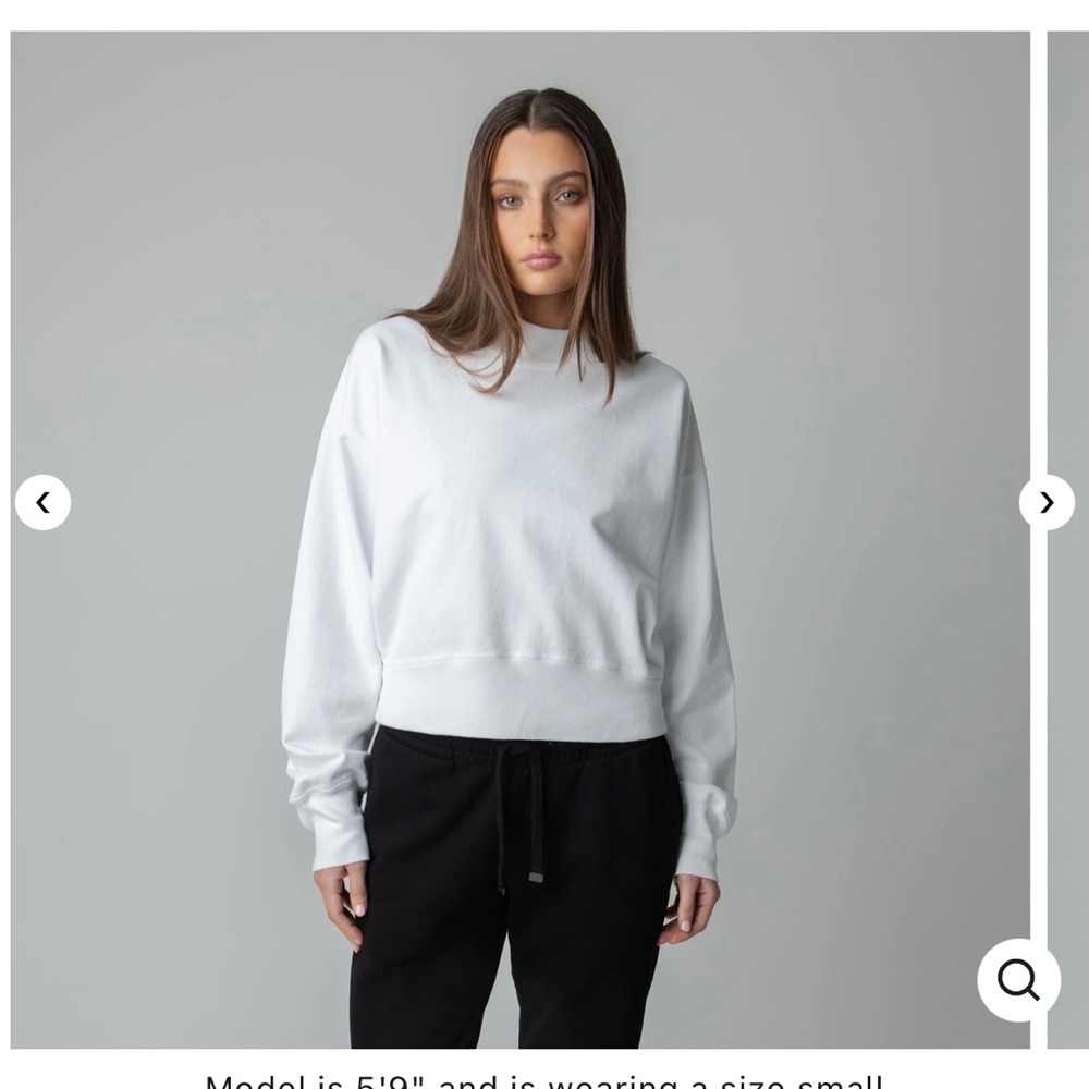 Black and white talentless basic crewneck,never worn